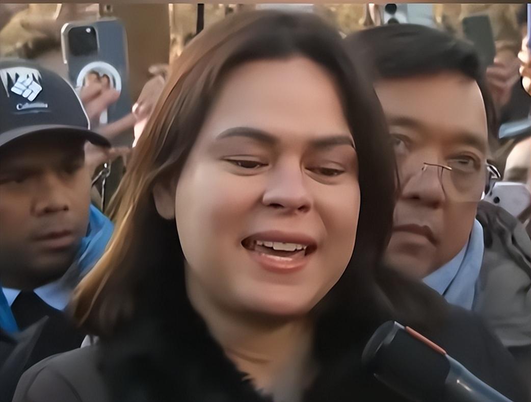 谁能想到？三年前还携手执政、稳固政局的菲律宾两大顶级家族，小马科斯家族与杜特尔特