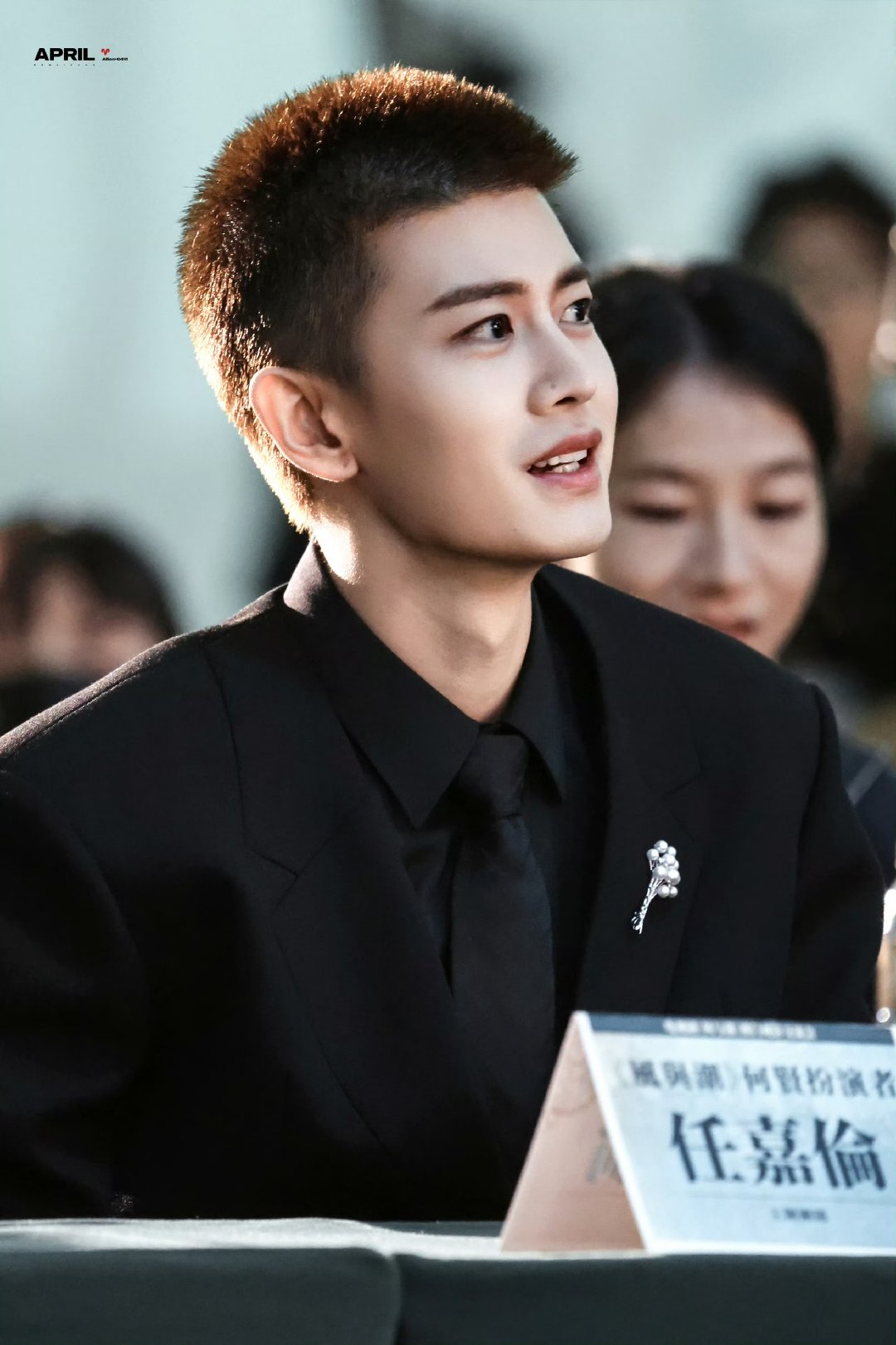 任嘉伦风与潮澳门观影交流会从角色发源地再出发！任嘉伦的澳门之行，不仅是为作品画下