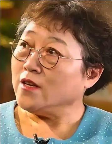 性学专家李银河说：“没有哪个女人，会真正喜欢不好色的男人。好色，是生命力；是欲望