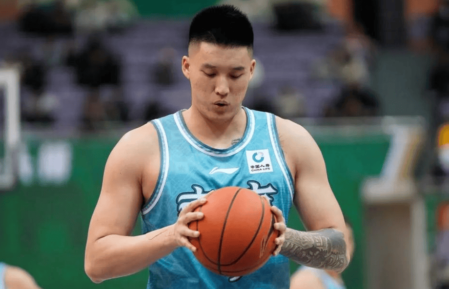 媒体人: 曾繁日七位数的转会费不是小数字, 南京尽显仁义