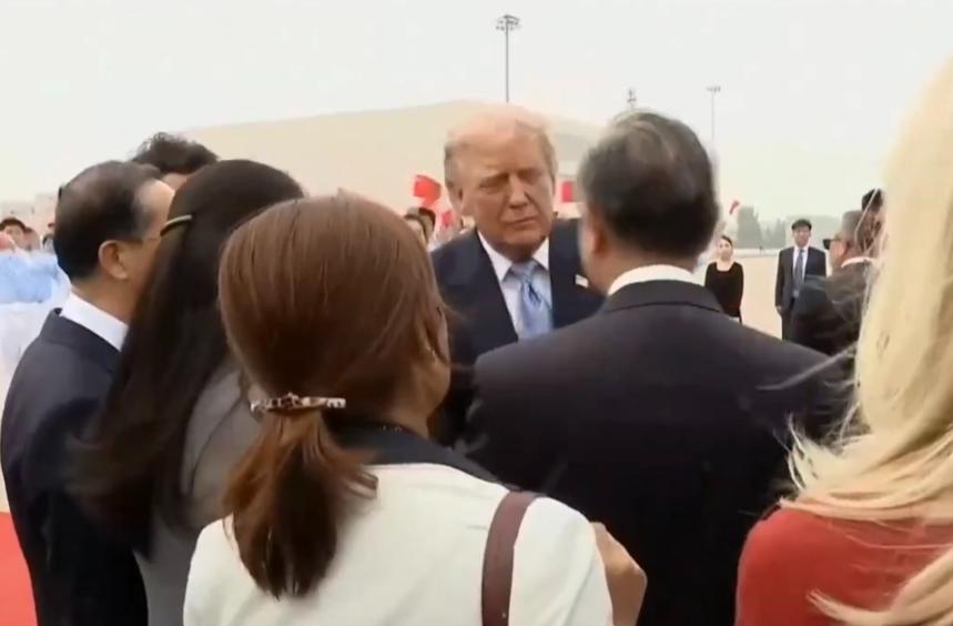 访华结束，美国走了就在刚刚，特朗普正式结束了访华行程，虽然只有几天的时间，但是