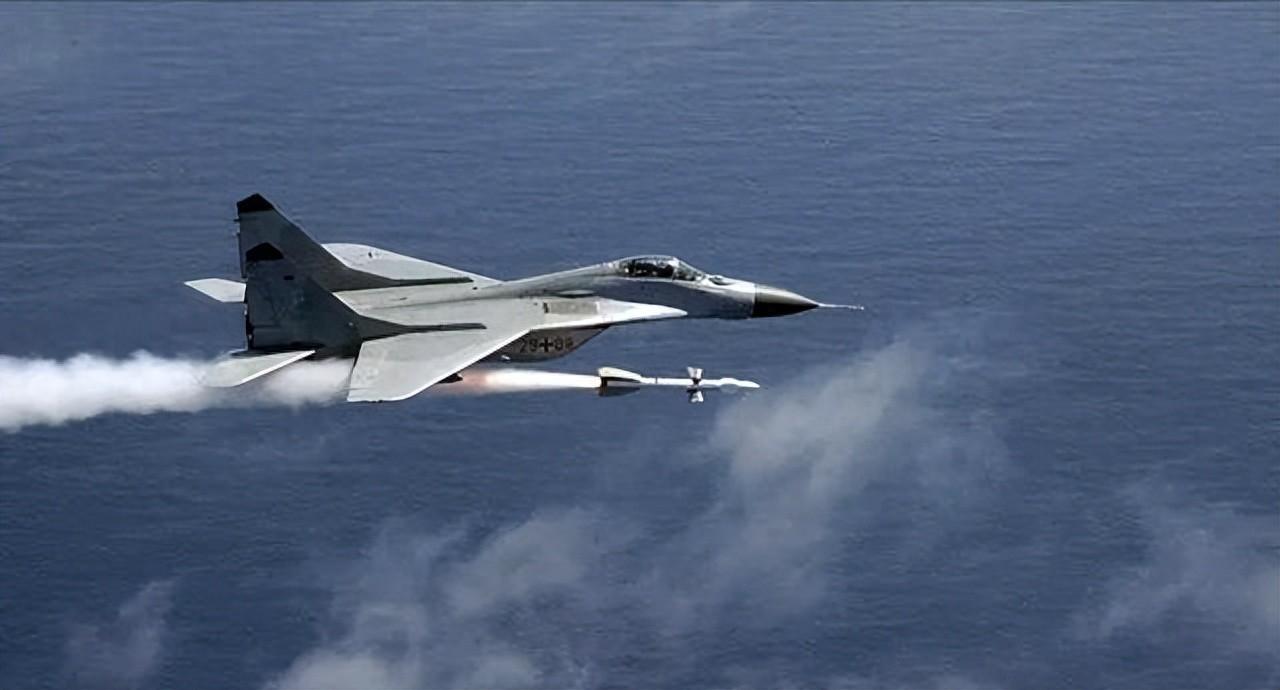 1992年，中国买了千枚严重脱靶的R-27导弹，美司令：中国高瞻远瞩上世纪9