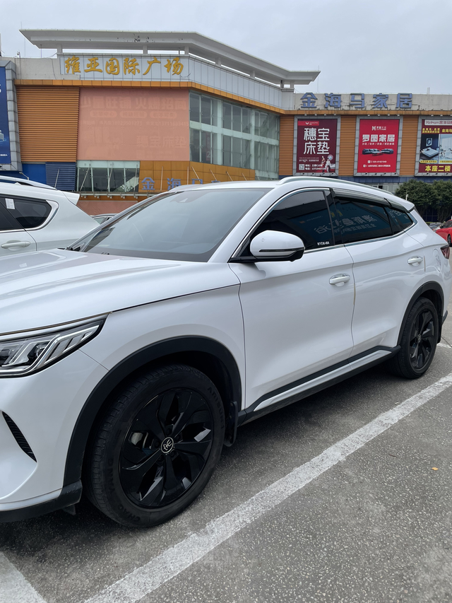 花了三千块，21款重换新生一天的个人使用感觉如下：刹车点头改善较明显，没有过