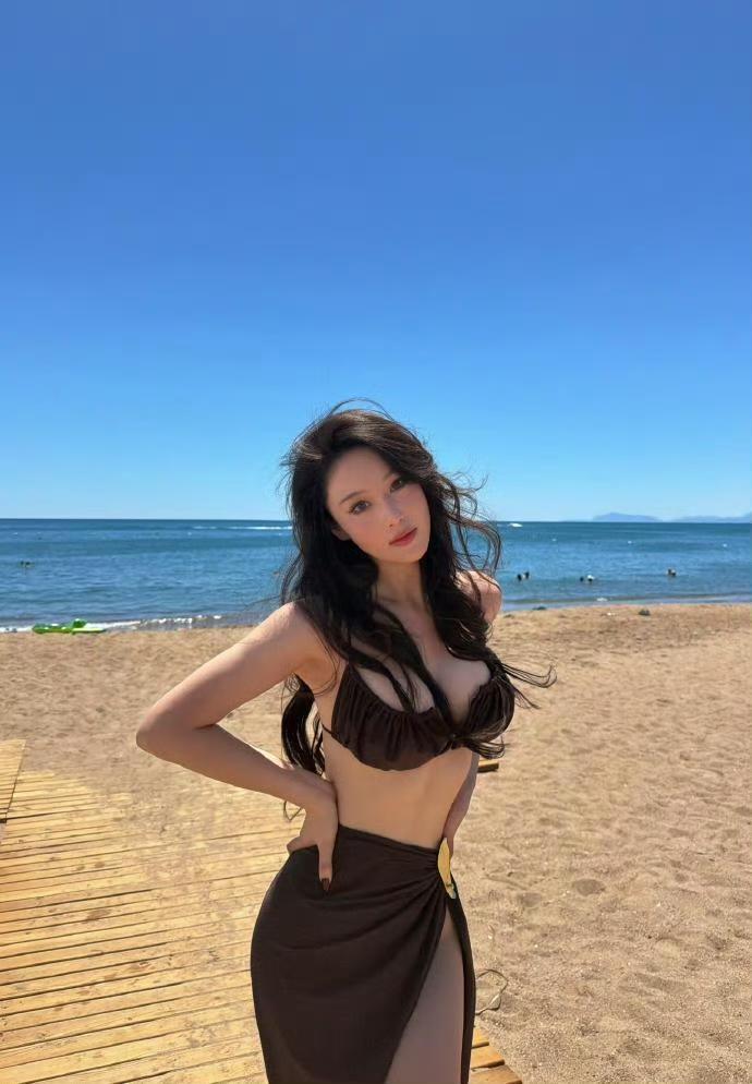 何捷真的是捡到宝了张馨予这身材谁不羡慕呢她的一组海边照片女人看了都嫉妒啊
