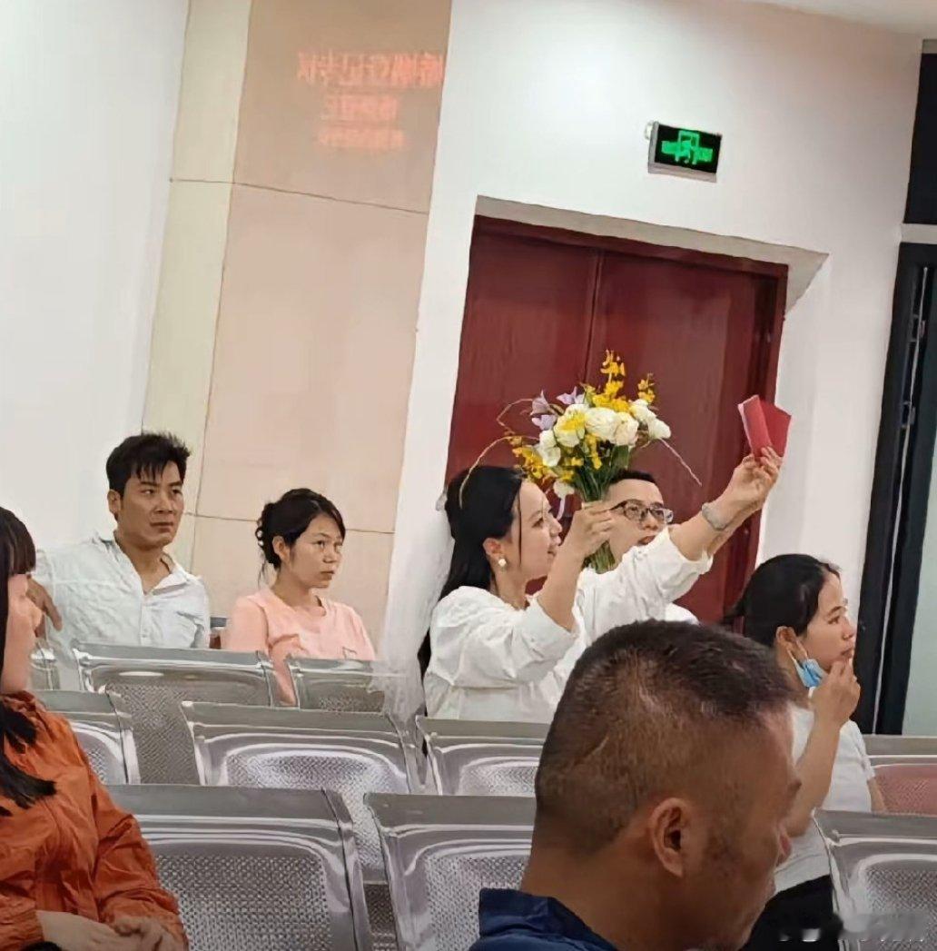 结婚与离婚，幸福与不幸的区别。