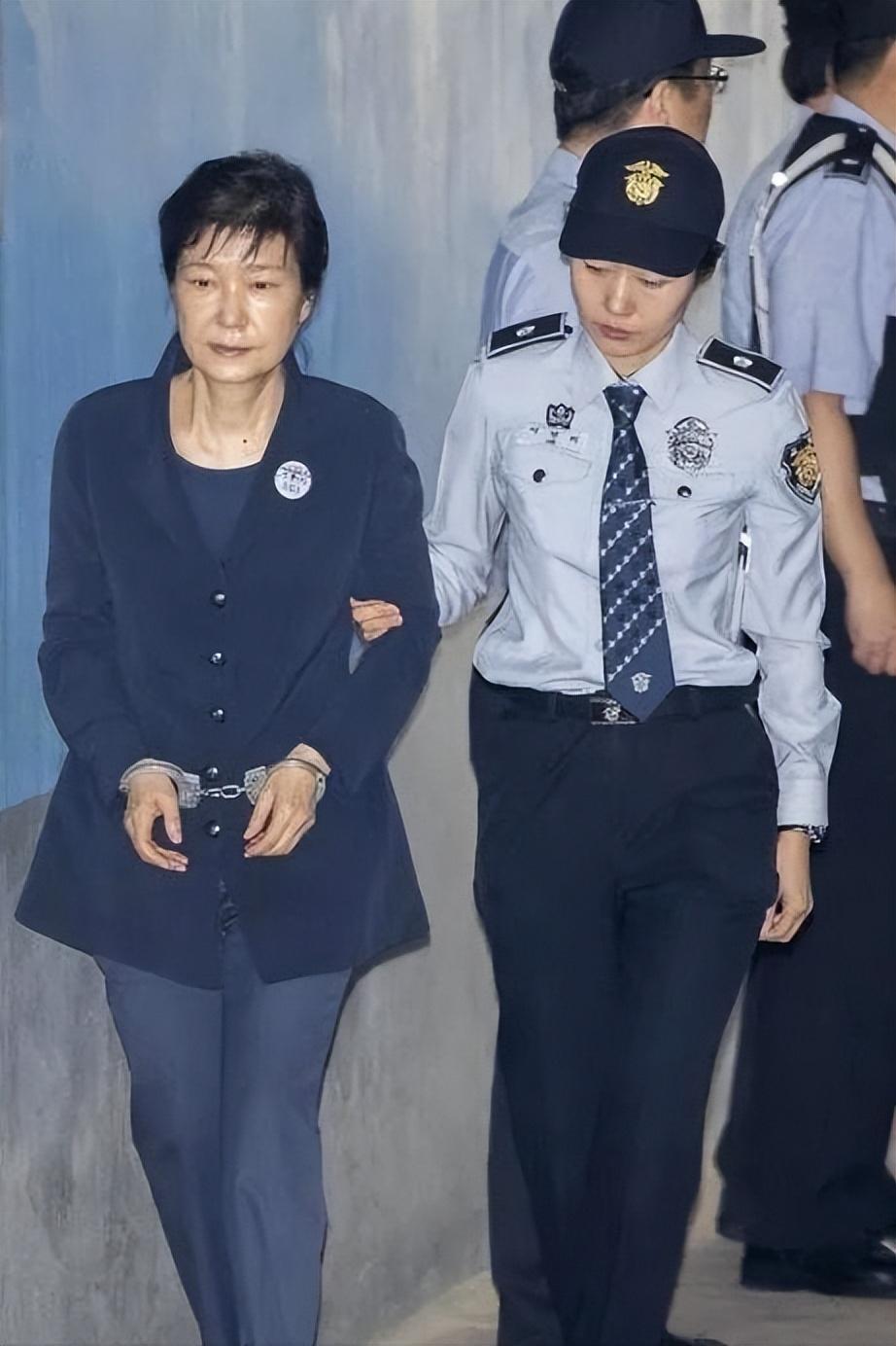 在我国的强硬反制下，主动服软求情的四个国家，第一个：韩国。在东亚一众国家里，