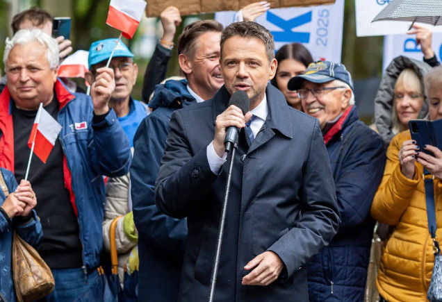 波兰GDP达中国人均2倍，千人购买汽车率却落后，被拆穿后让欧盟颜面尽失！波兰20