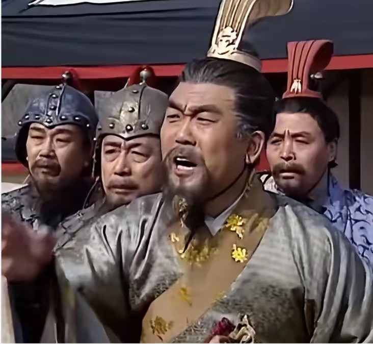 曹爽为什么不敢和司马懿干呀？司马懿拿下洛阳，控制太后，但他手中的兵力严重不足曹爽让附近的屯田兵做好准