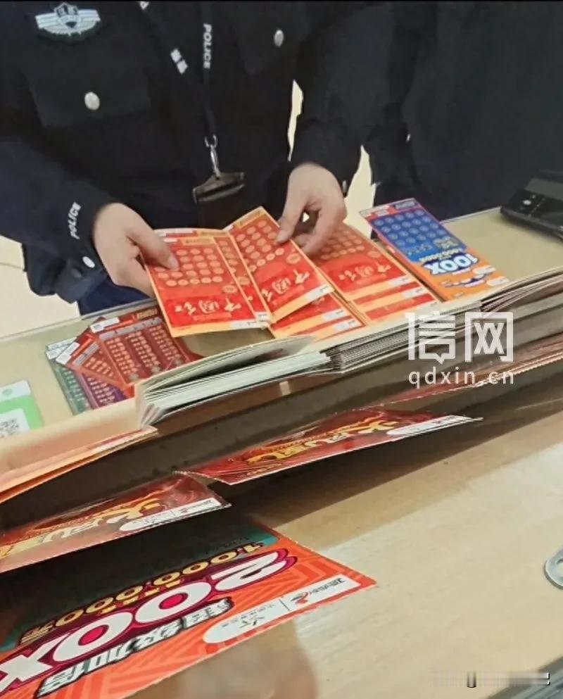 江苏淮安的刘女士开了一家彩票店，这不，刘女士遇到一件让气愤又无奈的事情。刮