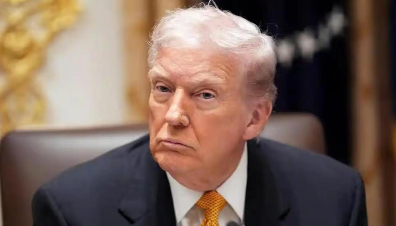 特朗普当地时间4月5日在“真实社交”上直接爆粗口威胁称，“绝对前所未有！！！赶紧