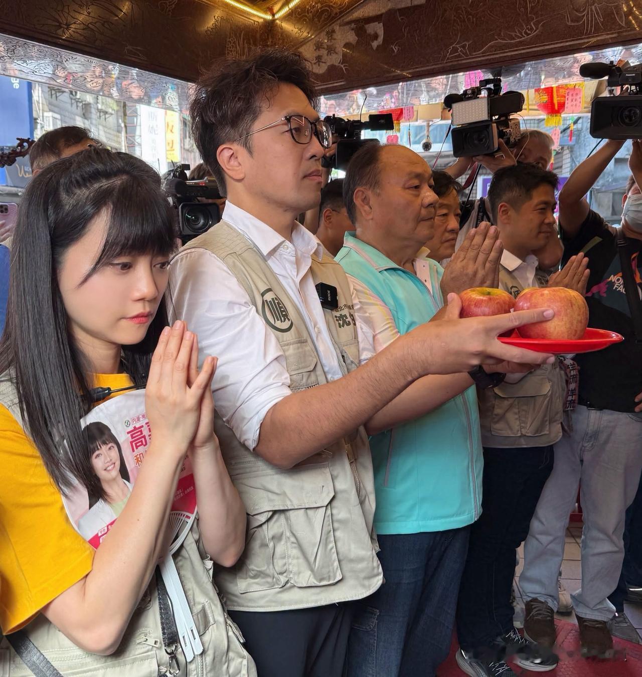 民进党前立委高嘉瑜今（9日）在脸书发文表示，沈伯洋来到内湖枧头福德祠，细数“枧头