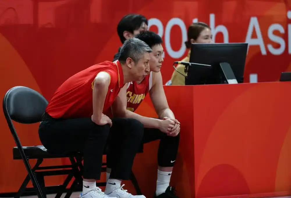 战伊朗成中国男篮最后遮羞布，或成郭士强谢幕之战。北京时间今天下午，中国男篮将
