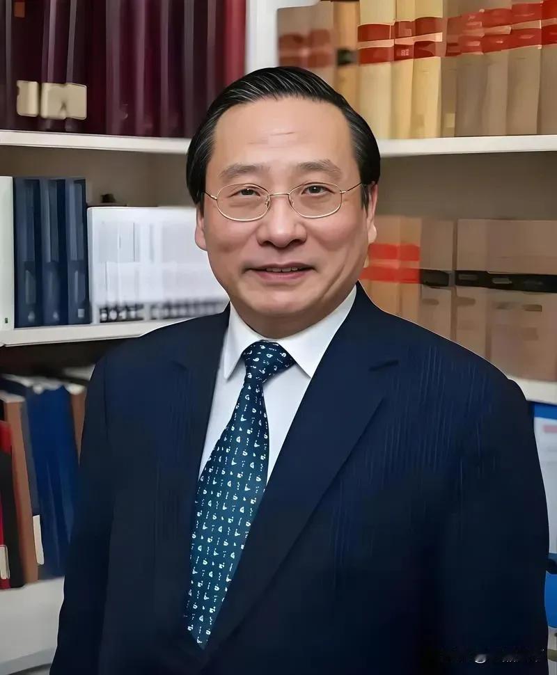 咱们中华多高人，就拿军事领域来说吧，前面有战忽局及其局座张召忠，后有战恐局及其局
