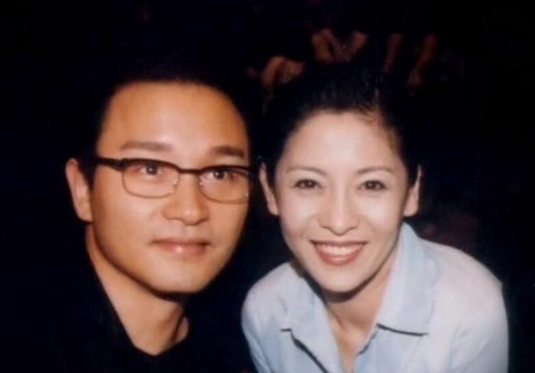 张国荣为什么自杀？抑郁症，留长头发，双性恋（唐鹤德），都是八卦港媒不能允许的