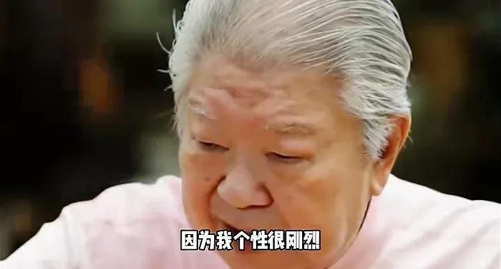 蔡澜坦言自己一生光明磊落，唯独对不起把自己从小带到大的保姆阿姨，蔡澜小时候父母忙