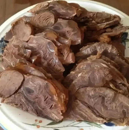 今天我特意告诉大家个秘密，6件事1、第一个秘密；买肉从不买排骨，因为我觉的买排