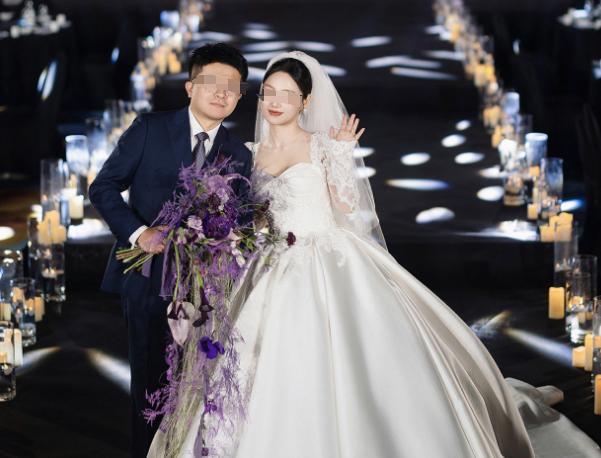 广州，女子婚礼当天才发现，公公瘫痪在床，完全不能自理，她气愤不已，男友婚前只说，