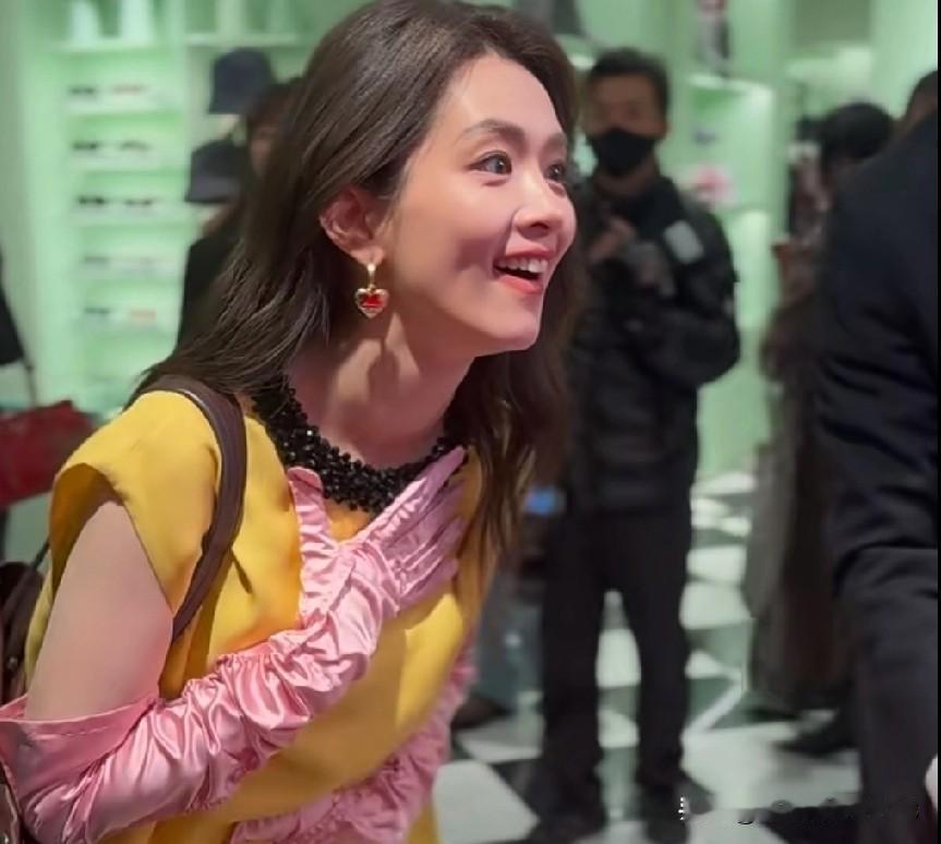 哇哦！陈昊宇来成都了！一玩起游戏，那个活泼可爱的“本体”立刻就藏不住了，哈哈！作