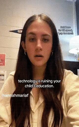 美国教育界现在估计后槽牙都要咬碎了。一位教了三年书的26岁高中教师，刚在辞职视
