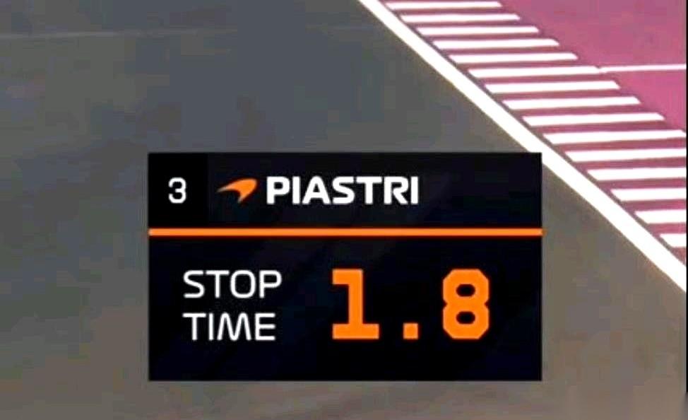 1.8秒。本赛季最快的换胎记录。然后，眼睁睁看着他出来，死死卡在维斯塔潘屁股