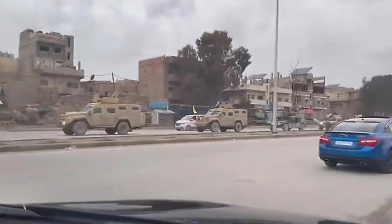 库尔德武装从哈塞克省首府哈塞克市撤离，废柴一个，老巢都保不住。库尔德人在中东遭受