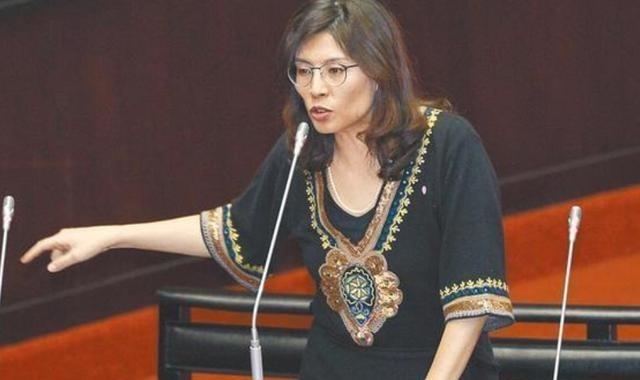 没想到郑丽文竟然提出了这样犀利的问题！她说，如果有一天，台湾真的和解放军对上了，