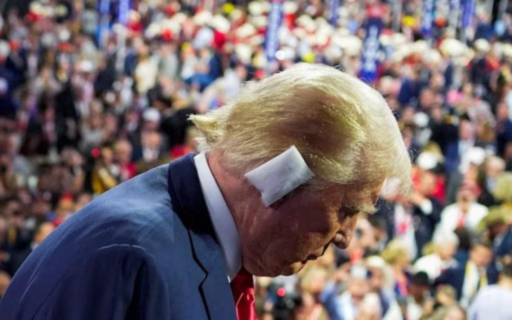 枪声终于停了，白宫还是低下了高昂的头颅！就在昨天，特朗普不得不亲自给民主党州长打