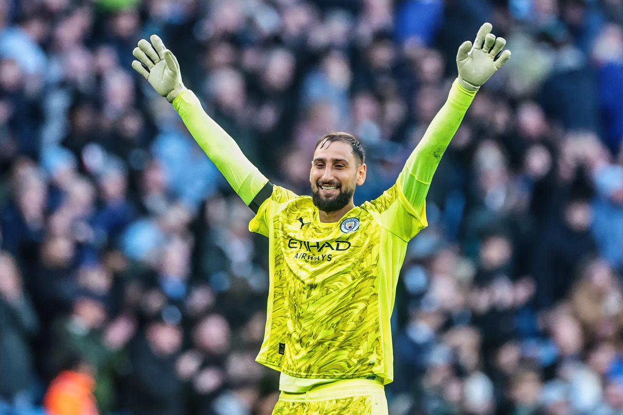 哈兰德：多纳鲁马恭喜啊！！身价涨到4600万欧，世一门！3000万欧拿下，曼城血