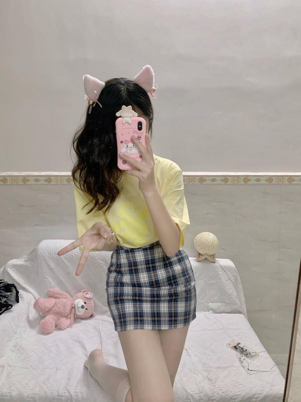 赏析美好第1498篇～小仙女对镜拍