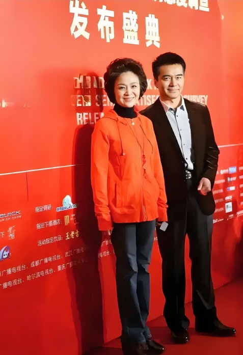 这两位都是老演员了，我敢说，认识他俩的都是6070后了吧，80后的记忆力模糊，9
