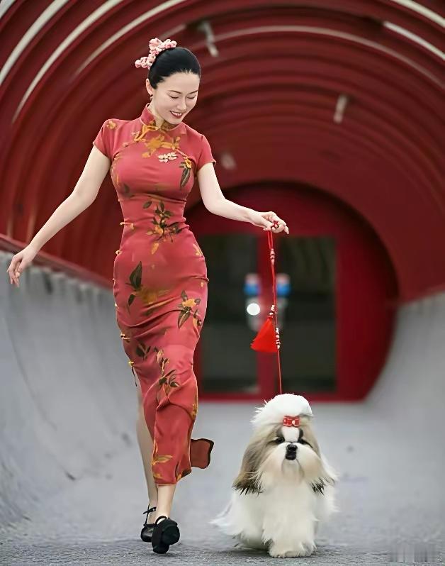 看了霍思燕意大利近照，这才是真正的珠圆玉润。