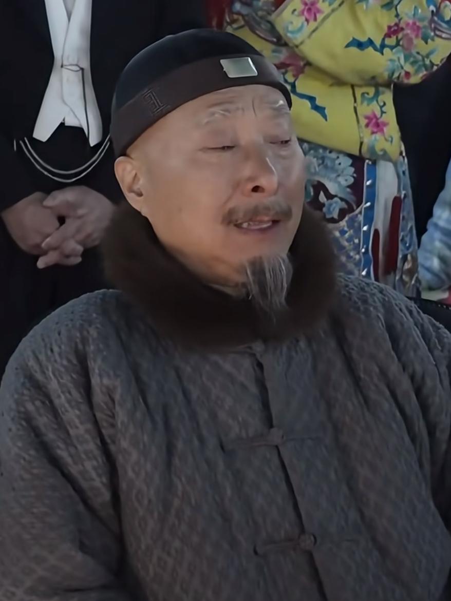 72岁陈佩斯，悲痛发文！8月11日中午，陈佩斯突然更新社交账号，悲痛的发文悼念