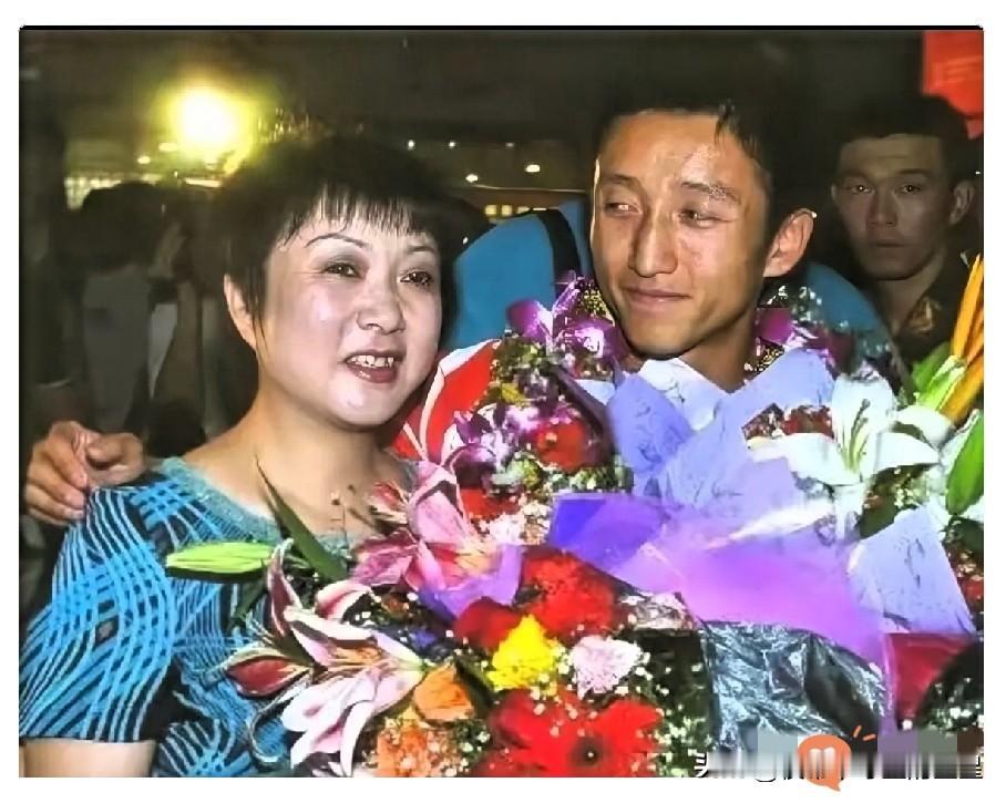 冉莹颖败光家底，我忍了。邹市明复出打拳，我也忍了。让一个七旬的母亲，还要看着