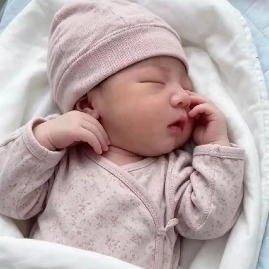 重男轻女拆散的小家。我哥家自打小姑娘落地，家里气氛就没松快过。我婆婆是实打