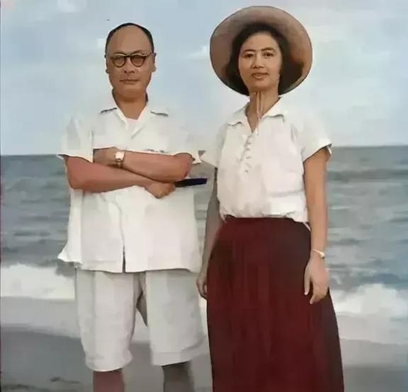 1971年7月，手术后的陈毅“恢复”得不错，就提出去北戴河看1971年7月，手术