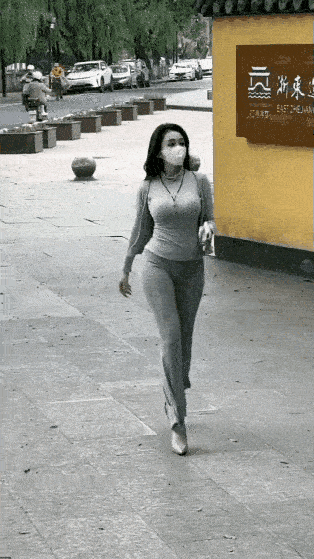 在当今农村男孩只要过了30岁即使你长得帅基本上也就是光棍了除非你有一定的