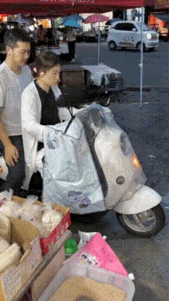 哪有小别胜新婚，才一年就这样啦
