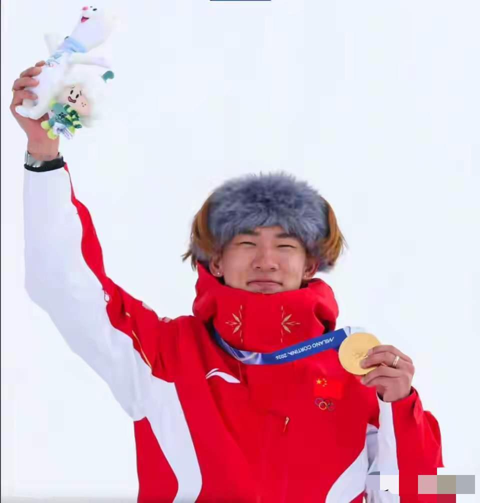 米兰冬奥中国🇨🇳3金，东北三兄弟不偏不倚一家一枚金牌🥇，好样的，真给力！东