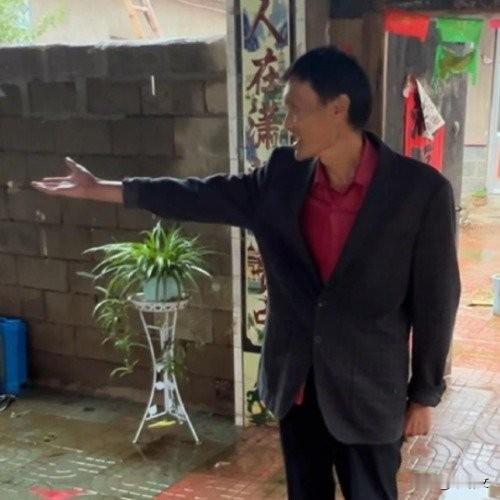 掉粉42万！拉面哥坦言回不去大集：带货一单挣3块，骂声比订单多当年靠3块钱