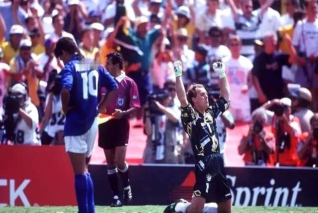 四届世界杯冠军，最后一场比赛居然停留在2014年？！简直不敢信！蓝衣军团的世