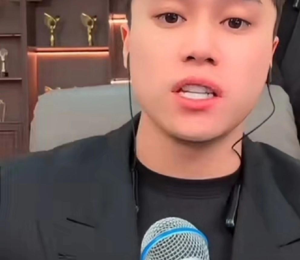 刘二狗喊话在太原当c物的那几个，你们可以碰我瓷，我永远不会点你们名！