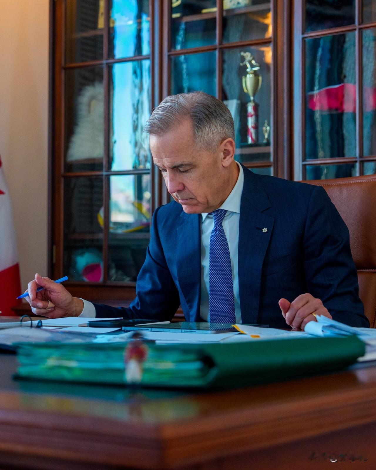 加拿大总理卡尼今天发文说：“我们正在重塑加拿大与中国的关系。作为我们新的战略伙伴