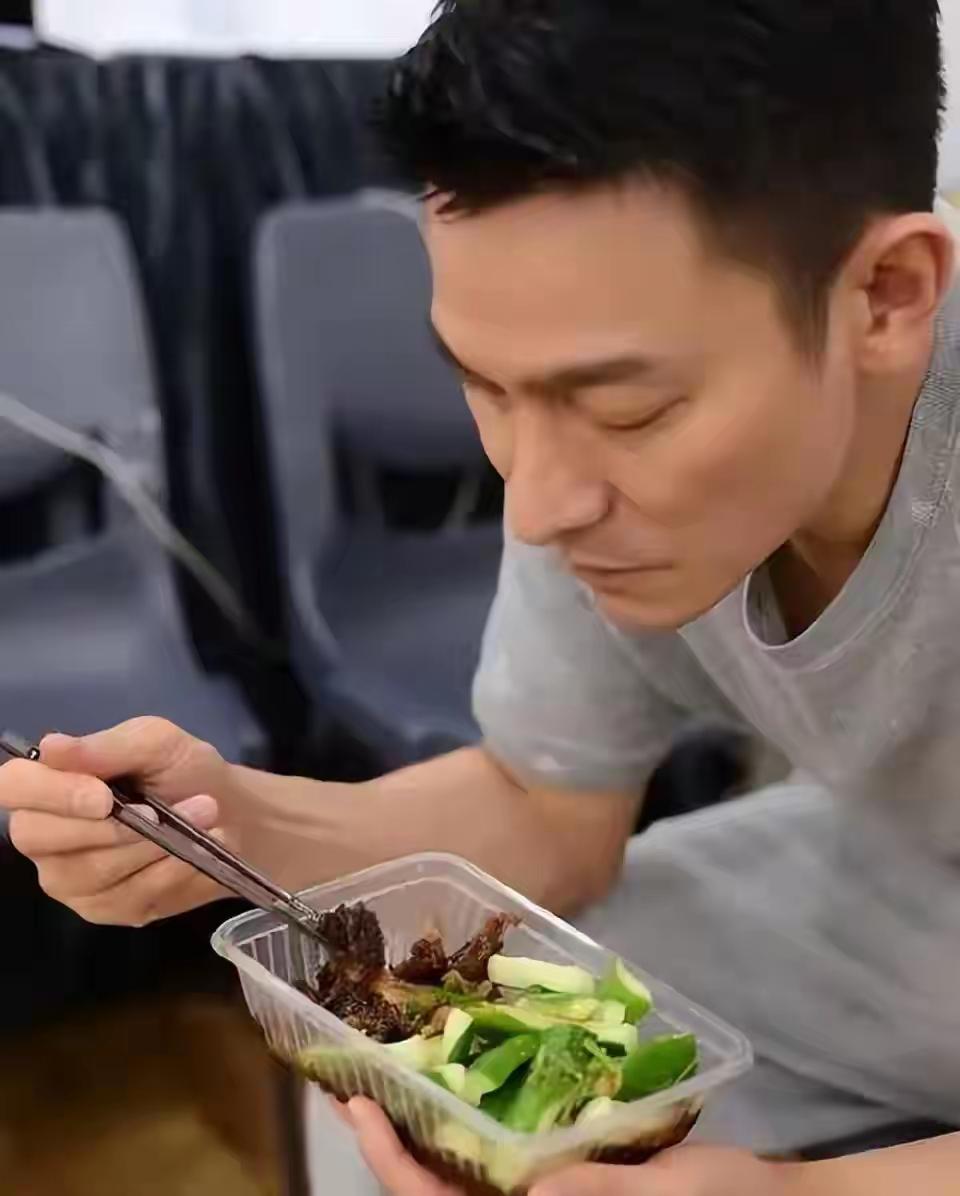 考上公务员才能领悟到的10条规则1.没考上之前，要先闭嘴。2.能不去乡镇，就