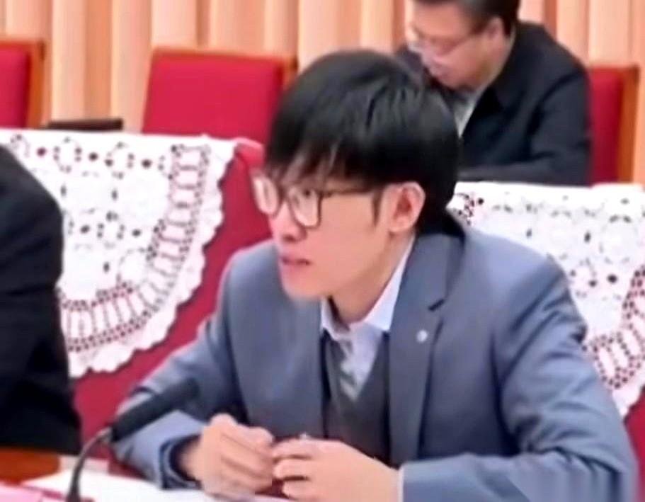 我算是看明白了，现在的股市，哪还有什么散户？都是待宰的羔羊。你跟人在斗，还有赢