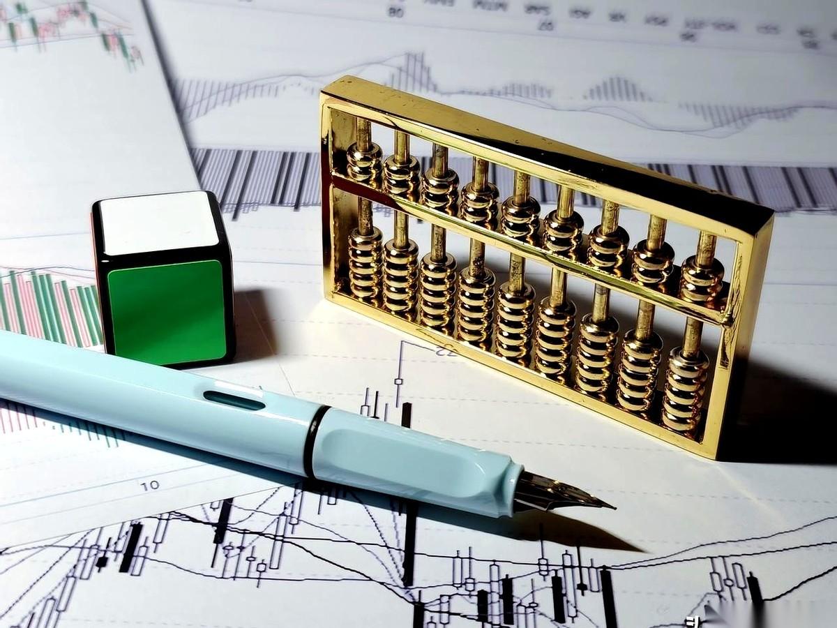 前两天还全场狂欢呢，今天就集体宿醉了？打开账户，那叫一个绿意盎然。一帮人嗷嗷