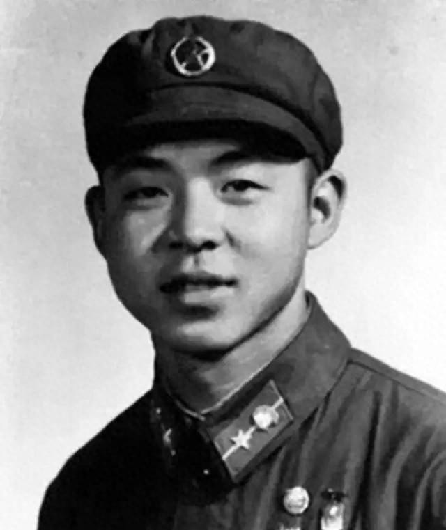 1962年，雷锋被木杆砸中头部不幸牺牲！40年后，现场鉴定人说出了事故细节：难以