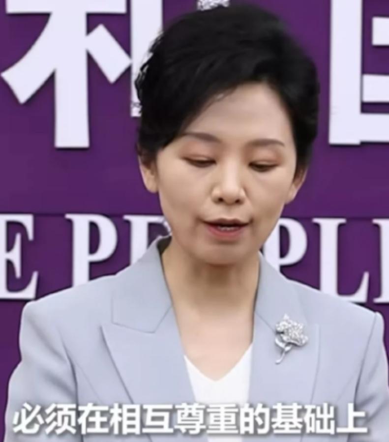 中美终于要谈了！今天中国正式作出表态，为了我国和世界发展大局考虑，在美国多次主动