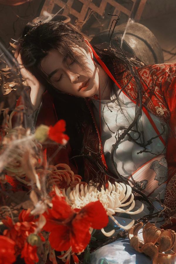 于朦胧离世后，肖战王一博等主流男星评论区沦陷，网友集体喊话时间线拉回到前两天，