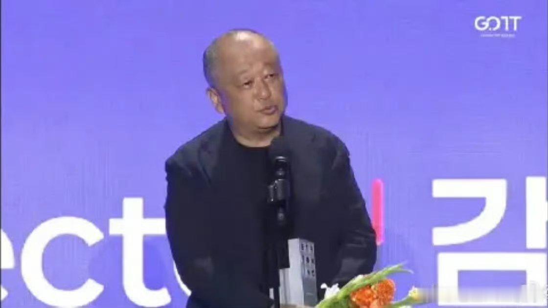 哇塞恭喜白鹿导演奖：姚晓峰《北上》人气奖：白鹿，但因为拍戏没能去到现场~北上今晚