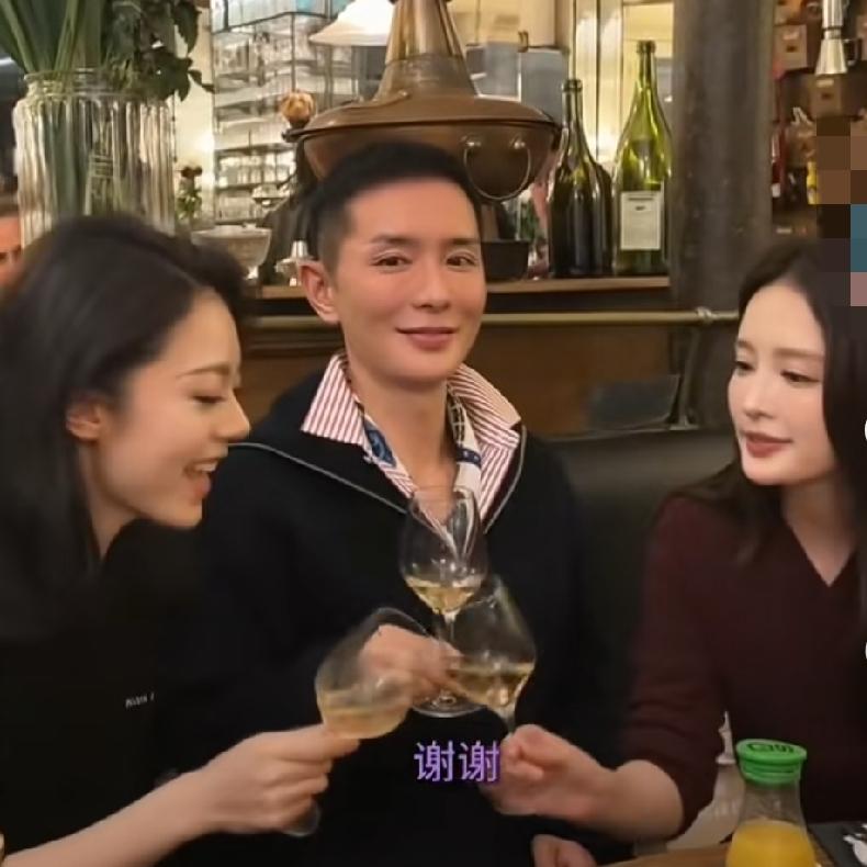 中间的男主持人是什么来头，名义上是来给李沁过生日的，可实际上李沁的生日早都过